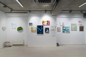 Decembrové stopy 10 :  Biela