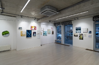 Decembrové stopy 10 :  Biela